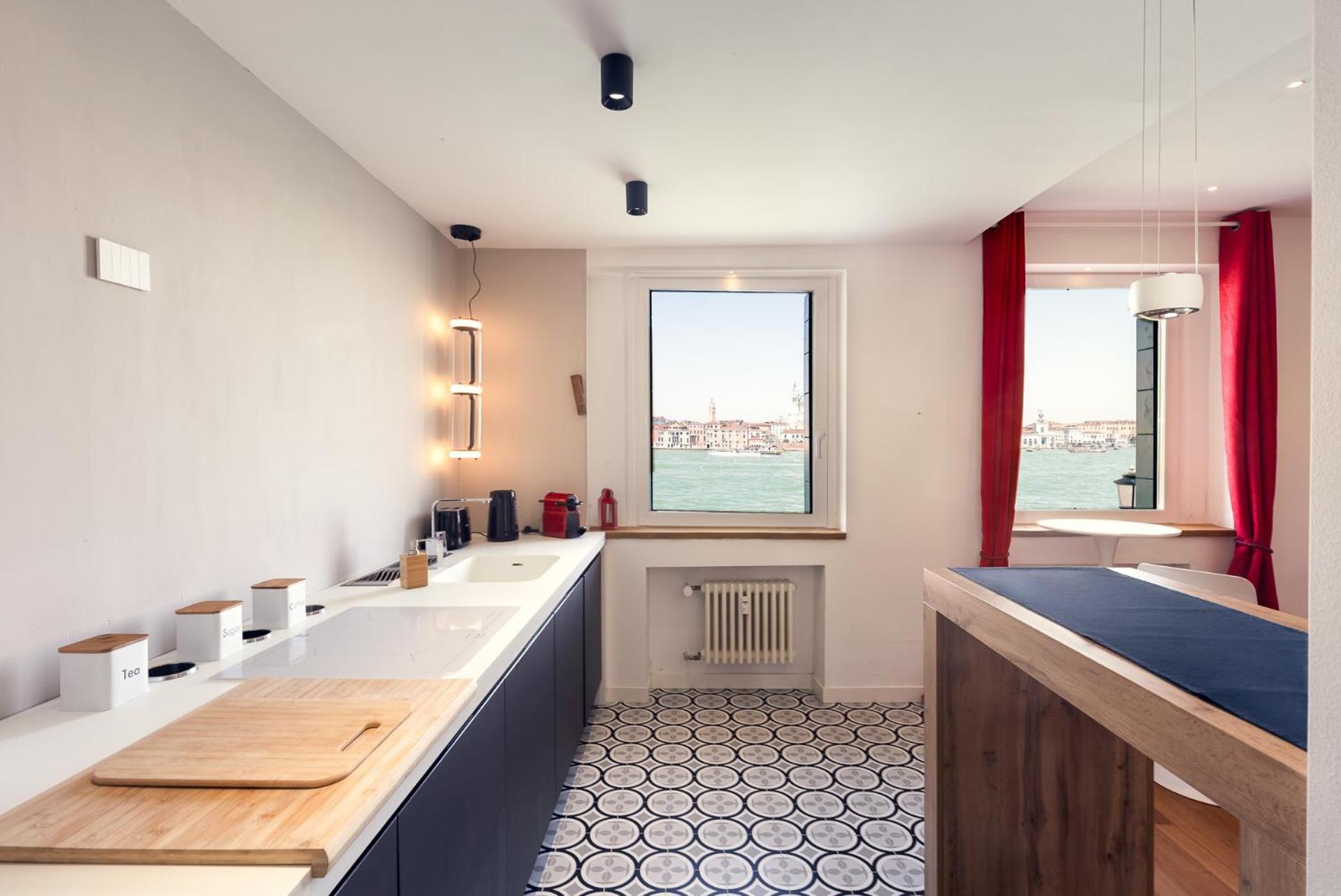 3 Windows On St Mark - Waterfront Apartment Venice Exterior photo