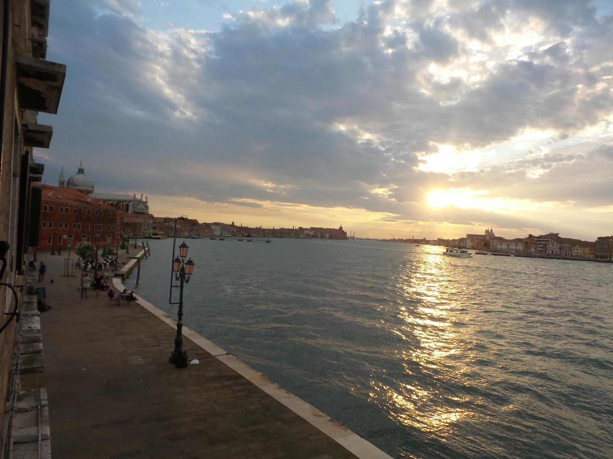 3 Windows On St Mark - Waterfront Apartment Venice Exterior photo